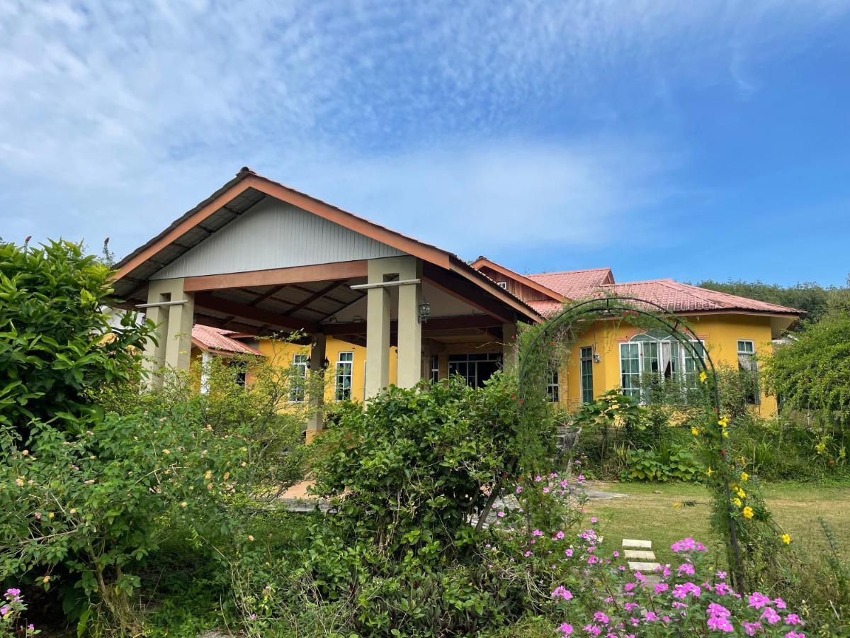 Kapal Terbang Guest House Langkawi Пантай-Ченанг Екстер'єр фото